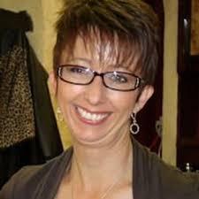 DONNA AT LE SALON ROUGE