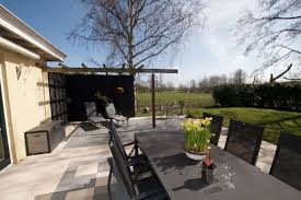 Wunderschone Luxus Wohnung Eingezaunter Garten Mit Lounge Ecke Duynzoom In Burgh Haamstede Niederland Eingezaunter Garten Luxus Wohnung Outdoor Dekorationen