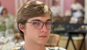 Universidade 'gringa' de Joaquim, filho de Luciano Huck pode custar mais de  R$ 300 mil por ano