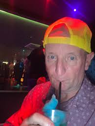 Hi everyone I am Eric aged 62 from Edinburgh and been single quite a few  years. I love my holidays and could say addictive as