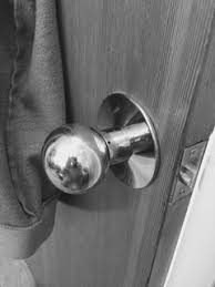Using the emergency lock hole on the outside of the door handle. Can T Remove Schlage Knob Home Improvement Stack Exchange