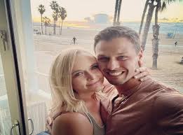 Jul 27, 2020 · miranda's latest social media message comes after her husband brendan mcloughlin showed off his own impressive physique in a pic she posted to instagram on june 18. Miranda Lambert Husband Brendan Mcloughlin See Their Love Song At Nashville Bar Video Country Music Lane