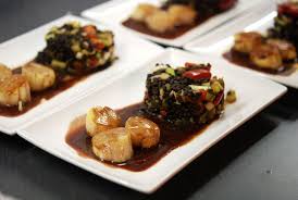 Neues Iwi Rezept Balsamico Beluga Linsen Salat Mit Jakobsmuscheln Und Barolo Reduktion Kuchenjunge Beluga Linsen Salat Rezepte Essen