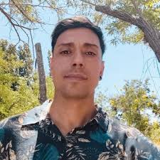 🥹 EMOCIÓN TOTAL 🥹 🤳🏼​ Una mamá subió a su cuenta de Tiktok un momento  que emociona hasta las lágrimas. Llegó con una caja de bombones, su hijo  comenzó a compartilos y