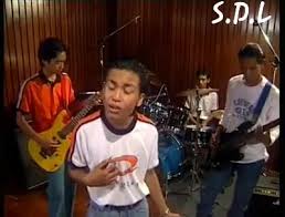 Baca disini info lagu dan lirik rindu tak kesampaian. Slow Rock Spin Mengusung Rindu