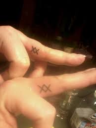 Just Tattooed My Girl Serena I It S The Viking Symbol Inguz Meaning Where There S A Will There S A Way Finger Tattoos Inspirational Tattoos Tattoos