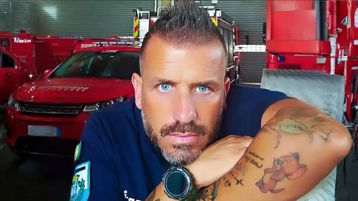 Que sangue-frio! Eduardo Ferreira, o herdeiro de Marco Paulo, salva bebé  engasgada com apenas dez dias de vida - Fama Show