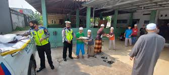 Bahkan di google mendapatkan bintang 4.7 dari para pengunjungnya. Tmc Polda Metro Jaya V Twitter 11 27 Polri Sat Lantas Polres Tangsel Kegiatan Bakti Sosial Dalam Rangka Hari Bhayangkara Ke 74 1 Juli 1946 1 Juli 2020 Di Yayasan Pondok Pesantren