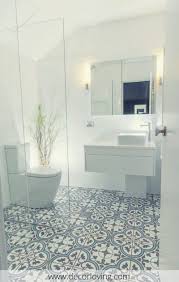 White Tiles Ideas For Beautiful Small Bathroom Flooring In 2020 Bathroom Design Small Bathroom Bathroom Tile Designs