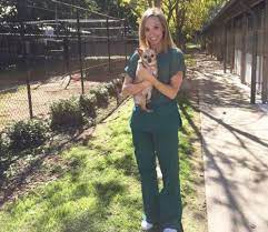 Feb 05, 2009 · she married brad nissen in 2011; Dr Lisa Chimes Wiki Bio Age Married Husband Children Net Worth