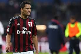 Carlos geleceği için en iyi seçimi yaptı, ve bu karardan doğal olarak çok mutlu. ifadelerini kullandı. Carlos Bacca Of Ac Milan Shows His Dejection At The End Of The Serie A Match Between Ac Milan And Bologna Fc At Stadio Giuseppe Meazza On January 6 2016 In Milan