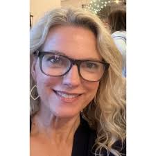 So happy to see my pal Christopher Johnson at the Silver Lake Auto & Tire  Centers Greater Brookfield Chamber of Commerce connect after 5. I'm always  impressed with this shop, it's cleanliness