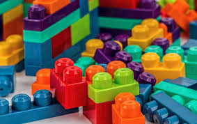 Podrás construir tu propio villano, una isla o un castillo para la princesa o armar un puzzle. 9 Beneficios De Jugar A Las Construcciones