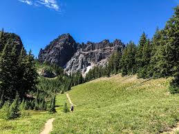 109 like the rest of the high cascade mountains, adams receives a large amount of snow, but because it lies farther east than many of its washington compatriots, it receives less than one. Hiking The Canyon Creek Meadows Loop In The Mount Jefferson Wilderness Socal Hiker