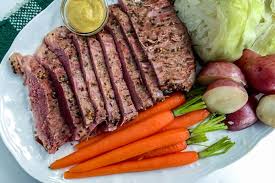 Serve with rye or rustic bread for sopping up all the delicious juices. Instant Pot Corned Beef And Cabbage 31 Daily