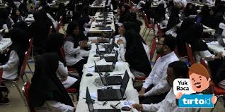 Berikut ini kami rangkumkan formasi cpns yang ada di 5 instansi paling banyak diminati pada seleksi cpns sebelumnya pada 2019. Syarat Pendaftaran Cpns 2019 Lulusan Sma Smk Di Bin Kementan Klhk Tirto Id