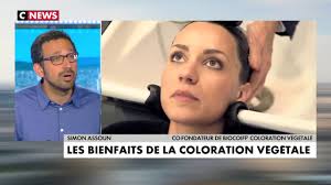 Charley découvre l'existence de plantes tinctoriales & ayurvédiques dont le pouvoir est de colorer et soigner les cheveux. Plant Based Organic Hair Care Products Hairdresser Expert Biocoiff