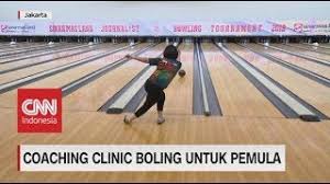 Untuk bisa lincah dalam melakukan gerakan melempar bola bowlingn haruslah latihan. Coaching Clinic Boling Untuk Pemula Youtube