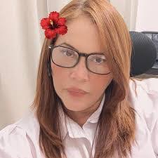 Mirla Robles's Instagram, Twitter & Facebook