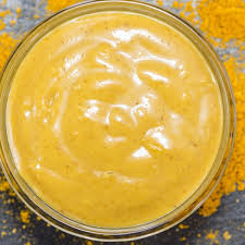 Zur zubereitung werden zwiebeln und wurzelgemüse in butter angedünstet, mit etwas mehl und reichlich currypulver bestäubt. What Is Really In Ready Made Curry Sauce