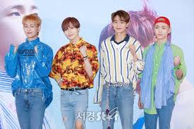 Teamin S Shirt Is The One He Wore In The Mv I Want You Taemin Shinee Shinee Debut