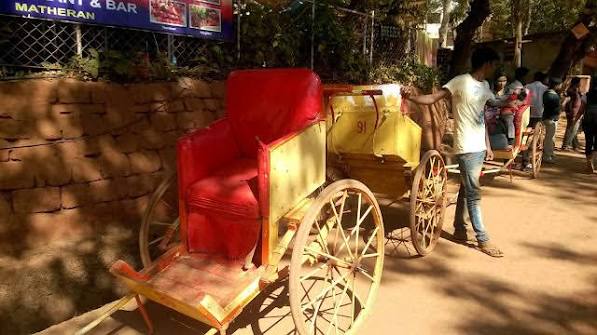 Travelling roots: Horses, Monkeys and Hand drawn carts only at Matheran