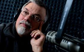 Após 33 anos de trabalho, funcionário é demitido de TV por se recusar a  tomar a vacina