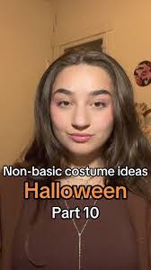 Mandi Henry's Instagram, Twitter & Facebook