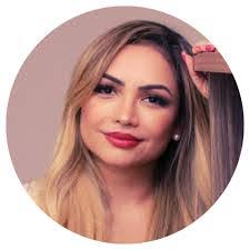 Kelly Pereira's Instagram, Twitter & Facebook