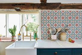 What can you expect next year, what will become popular in the design of kitchen backsplash in 2021? 27 Kitchen Backsplash Ideas For A Quick Colorful Update Real Homes