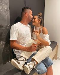 A cantora isadora pompeo ficou conhecida no mundo do futebol pelo casamento de pouco mais de dois meses com thiago maia, volante do flamengo. Isadora Pompeo E Thiago Maia Casam No Proximo Domingo Entretenimento Pleno News