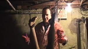 A man wakes up in the middle of a desert with no memories and he is nursed back to health by a woman. 20 Great Underground Horror Movies You Might Not Have Seen Taste Of Cinema Movie Reviews And Classic Movie Lists