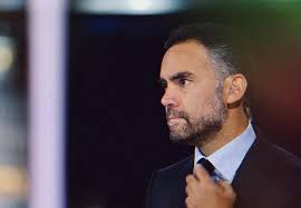 Qué le pasó a Enrique Acevedo? Regresó a su noticiero con una grave lesión  en el ojo