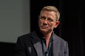 Daniel craig says his children won't receive an inheritance. Will Daniel Craig Be In Knives Out 2 On Netflix
