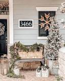 Outdoor Holiday Decor: 23 Festive Ideas for Your Home | Extra ...