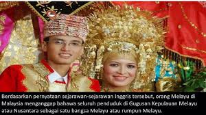 Kaum melayu mewakili 54% daripada populasi penduduk iaitu seramai 13.48 juta orang. Rakyat Indonesia Menjadi Orang Melayu Youtube