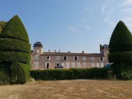 Lacarelle Est Situe En Auvergne Rhone Alpes France C Est Un Chateau A Visiter Vous Aimez Les Chateaux Command Chateau A Visiter Chateau France Chateau