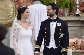 Prinz carl philip von schweden (39) und seine frau prinzessin sofia (34) haben jetzt bei instagram ein foto ihrer diesjährigen weihnachtskarte gepostet. Sofia Und Carl Philip Von Schweden Sofias Brautkleid Von Kate Inspiriert Panorama Stuttgarter Zeitung
