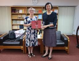 Uniwersytet jagielloński) is a university in krakow, poland. Dr Ewa Zajdler From Jagiellonian University In Poland Visits Director General Tseng National Central Library