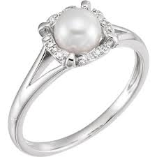 Antique Black And White Pearl Ring 14k White Gold Freshwater Pearl 05 Ctw Diamond Halo Ring Antique Diamond Rings Types Of Wedding Rings Halo Diamond