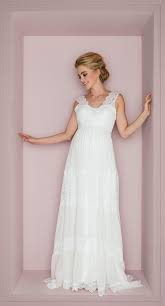 Ein kurzes brautkleid fürs standesamt suchst oder wenn du eine curvy braut bist. Schwanger Heiraten Schone Brautkleider Fur Die Schwangerschaft Von Kussdiebraut Hochzeitsblog The Little Wedding Corner