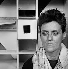 Jackie Winsor, 82, Dies; Sculptor Who Hammered, Drilled and Chopped