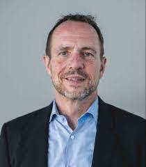 Frank Moebius's Instagram, Twitter & Facebook