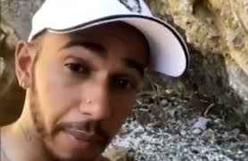 Lewis Hamilton krijgt kritiek na opruimactie van plastics in zee