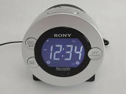 I heard it and thought it sounded great so, i purchased one since i was needing a new alarm clock/ipod dock. Sony Dream Machine Icf C7ip Dual Alarm Clock Am Fm Radio Ipod Iphone Dock Tested Sony Alarm Fm Radio Alarm Clock