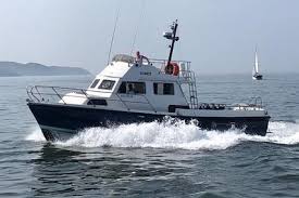 Recent renovation to this 4 bedroom houseboat makes for a very tidy live aboard, or, charter. New Used Cabin Cruisers Small Or Luxury Cabin Cruiser Boats