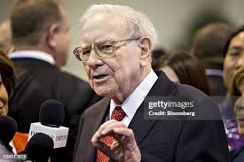 923 Berkshire Hathaway Inc Annual General Meeting Photos & High Res  Pictures