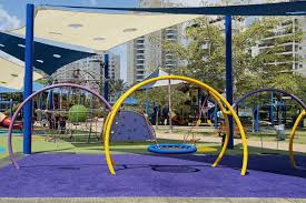 היא מדורגת במקום הראשון בישראל באיתנות פיננסית ויציבות כלכלית, נהנית מתנופת בניה והתחדשות עירונית, ממערכת חינוך מובילה ופורצת דרך עם אחוז שיא בזכאות לבגרות וגיוס לצהל והערבות ההדדית של תושביה. ×¤××¨×§ ×ž×©×—×§×™× ××™×œ×Ÿ ×¨×ž×•×Ÿ ×'×'×¢×ª ×©×ž×•××œ ×ž×ª×§× ×™ ×¤×¡×'×•×ª