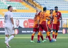 Stadyumda maç izlemek isteyen seyircilerin hollanda hükümetinin uyguladığı prosedür gereği. 01qbmxftiryzgm