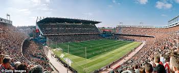 Los rojiblancos (the red and. Impressive Time Lapse Shows Cars Rushing Under Remains Of Vicente Calderon Daily Mail Online